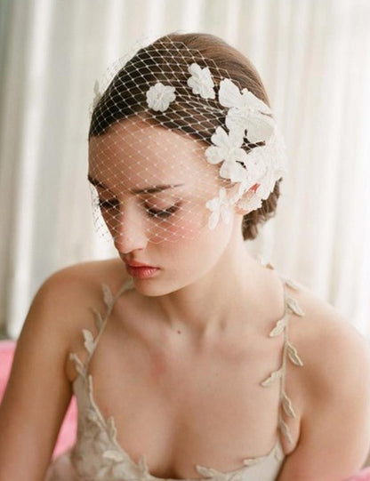 Hand-sewn Hair Comb Flowers Bridal Veil