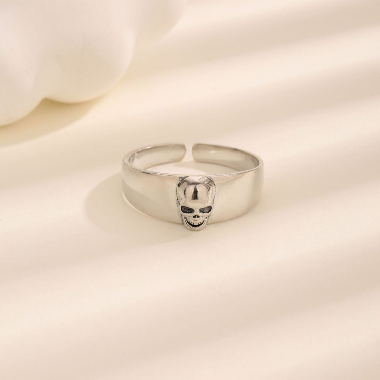 Fashion Personality Retro Skull Shape Ring