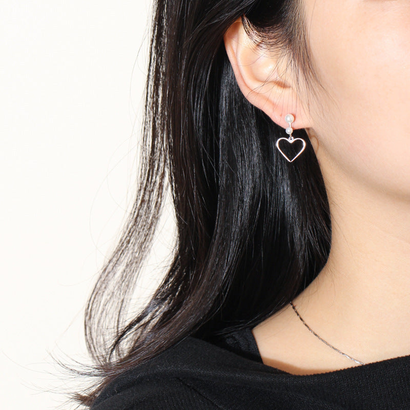 Hollow love earrings