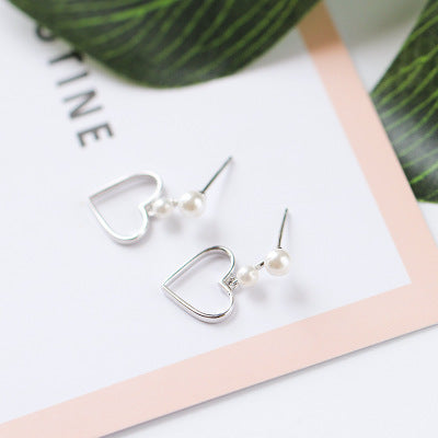 Hollow love earrings