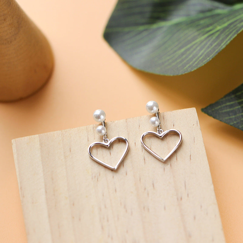 Hollow love earrings