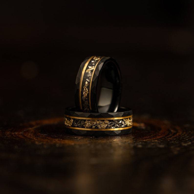 Flat Hammer Pattern Electric Black Ring