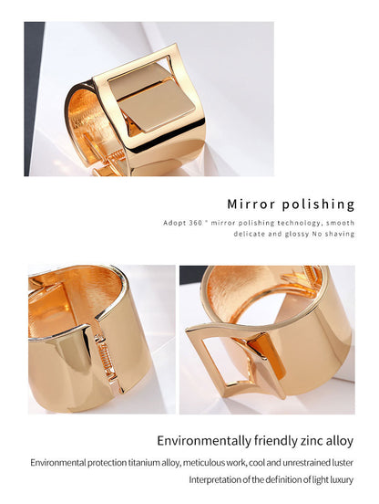 Wide-brimmed Geometric Buckle Shape Glossy Gold-plated Bracelet