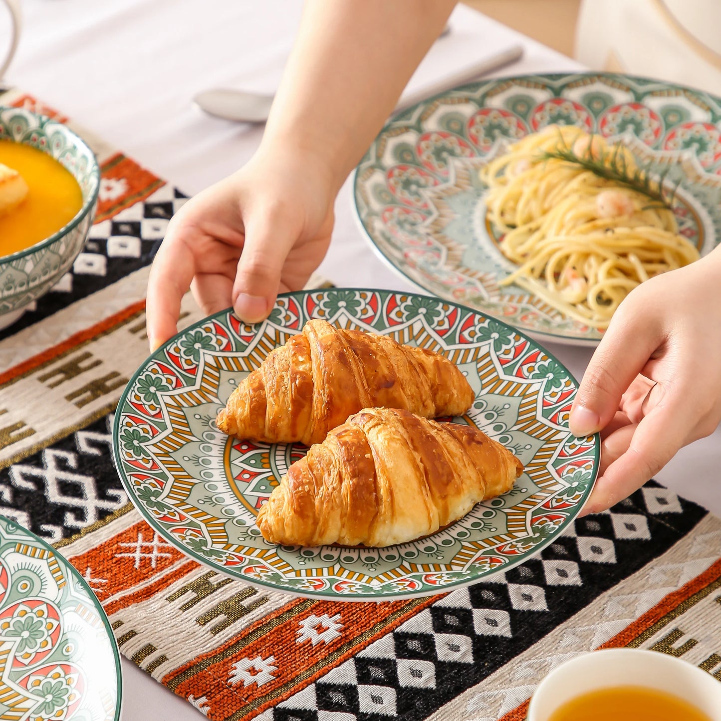 vancasso 16/32/48-PCS Ceremic Plate Porcelain Dinnerware Set Bohemian Mandala Patterned with Dinner Plate,Dessert Plate,Bowl,Mug