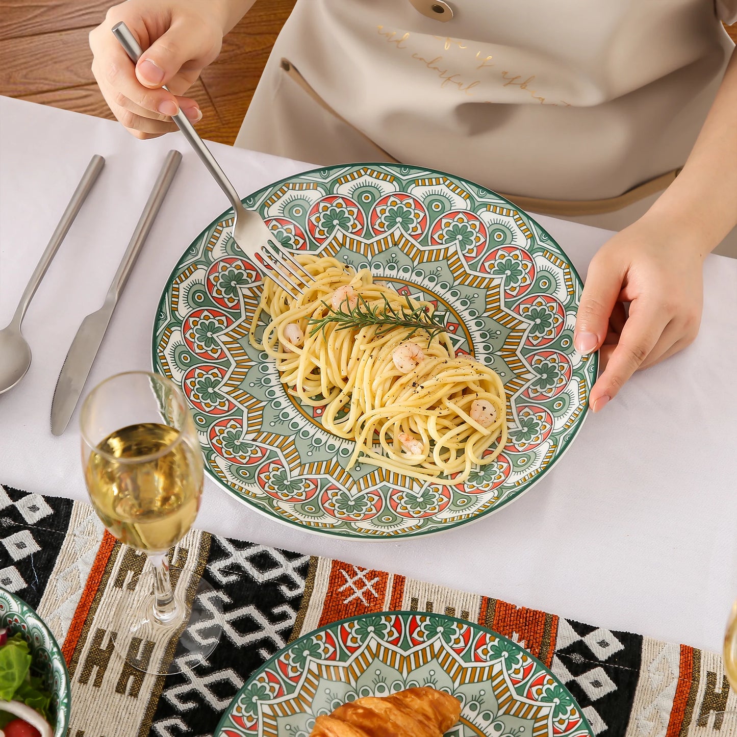 vancasso 16/32/48-PCS Ceremic Plate Porcelain Dinnerware Set Bohemian Mandala Patterned with Dinner Plate,Dessert Plate,Bowl,Mug