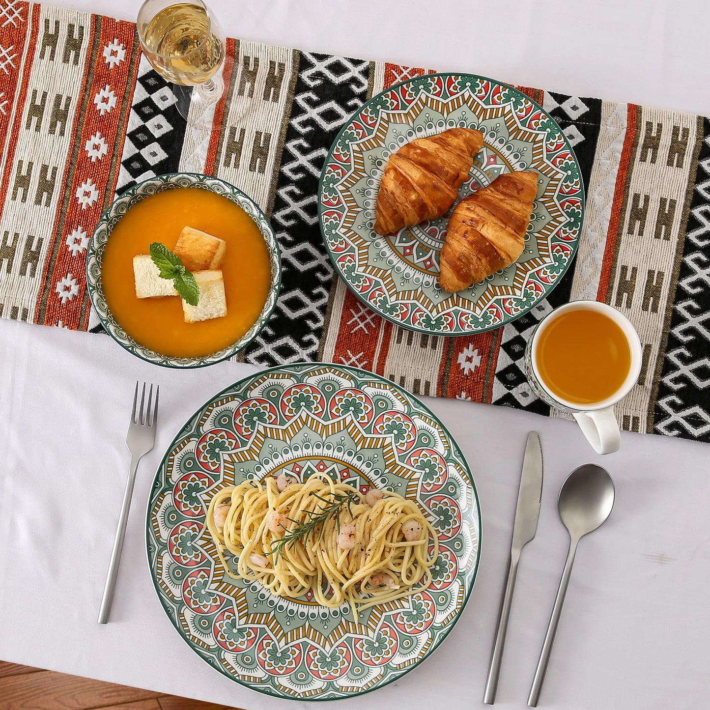 vancasso 16/32/48-PCS Ceremic Plate Porcelain Dinnerware Set Bohemian Mandala Patterned with Dinner Plate,Dessert Plate,Bowl,Mug