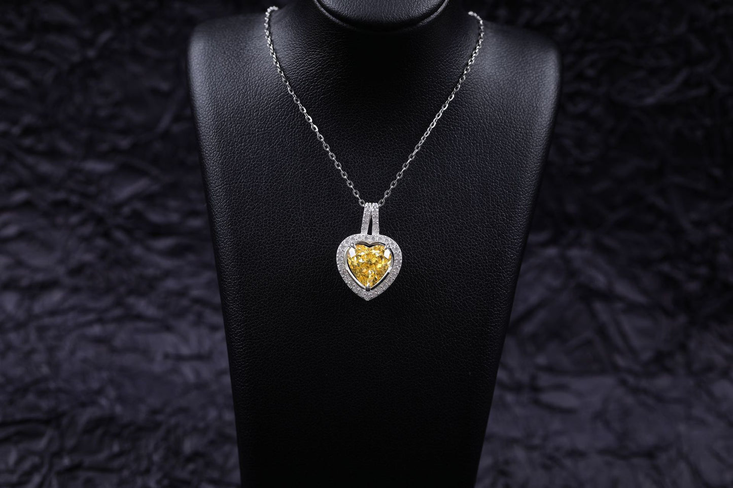 S925 Heart-shaped Ice Flower Cut Zircon Pendant High-grade Necklace