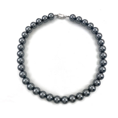 Retro Women's Simple Black Pearl Necklace