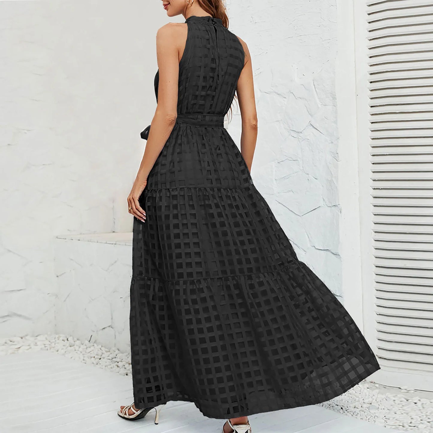 Elegant Sleeveless Halter Neck Maxi Dress