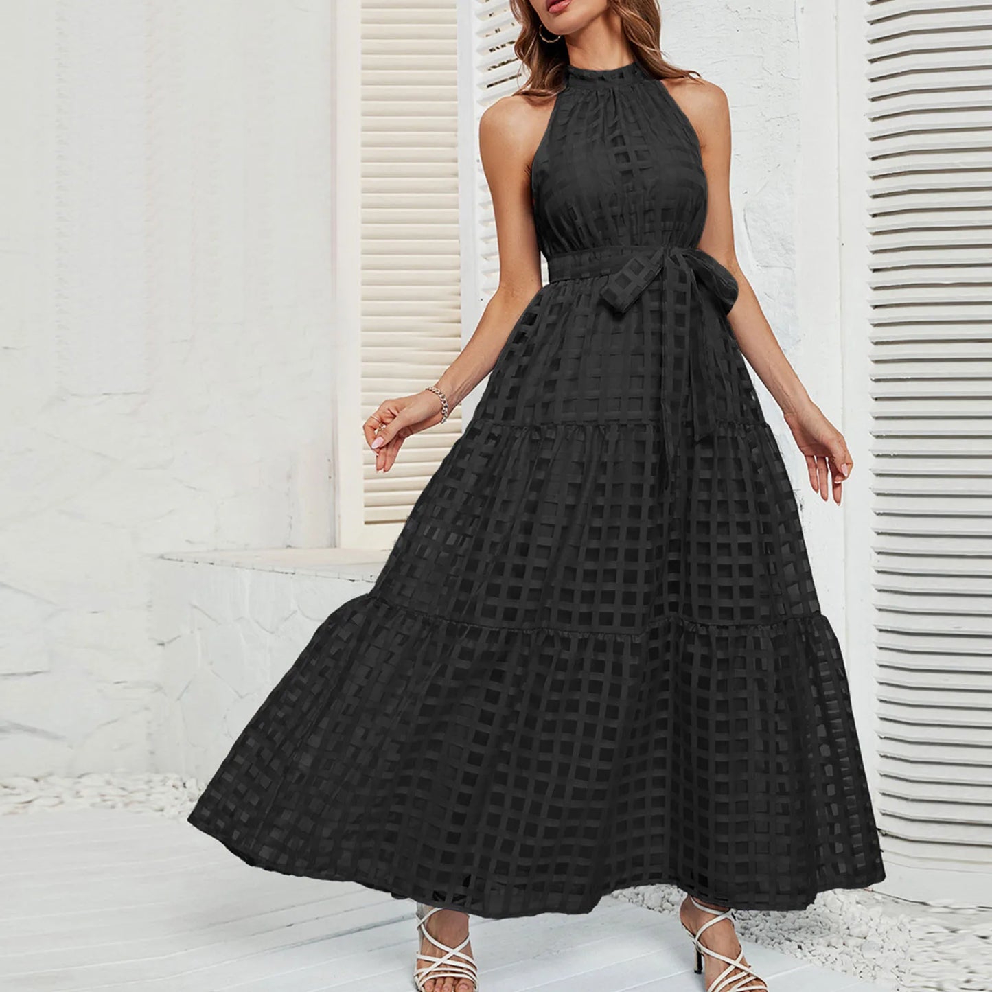 Elegant Sleeveless Halter Neck Maxi Dress