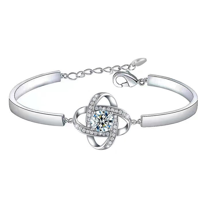 Women's Fashion Simple Rhinestone Four-leaf Clover Bracelet