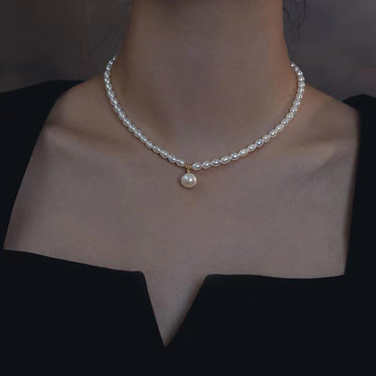 Natural Freshwater Pearl Necklace Women's Simple Fashion Elegance Retro Clavicle Chain All-matching